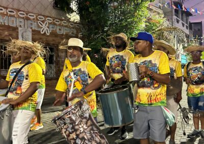 Samba da Ladeira: Cortejo no Curuzu fortalece tradições do Samba Junino